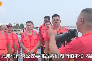 勒沃库森晒两位中国U16小将随梯队训练照：愿小将们有所收获